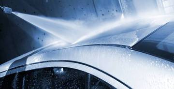 Lavez votre voiture à la station de lavage